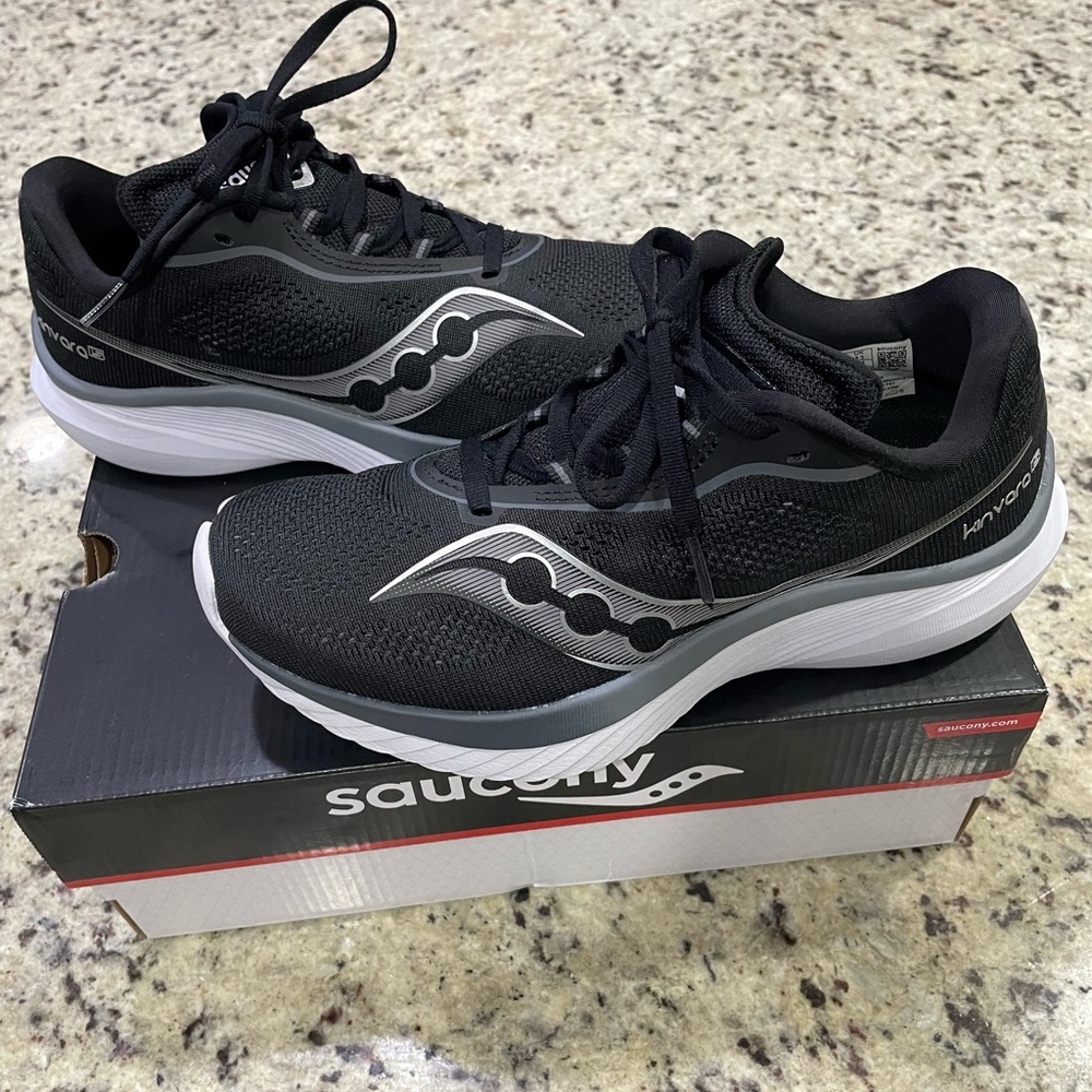 WIDE Saucony Kinvara 15 sz 7.5